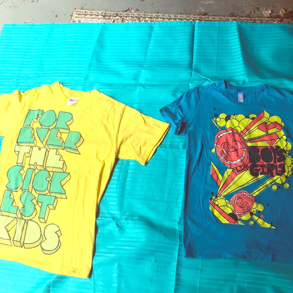 Boys like Girls and forever the sickest kids Ts